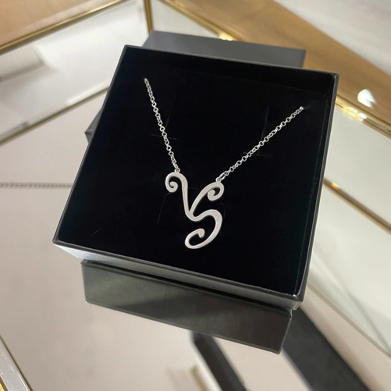 colgantes personalizados mujer