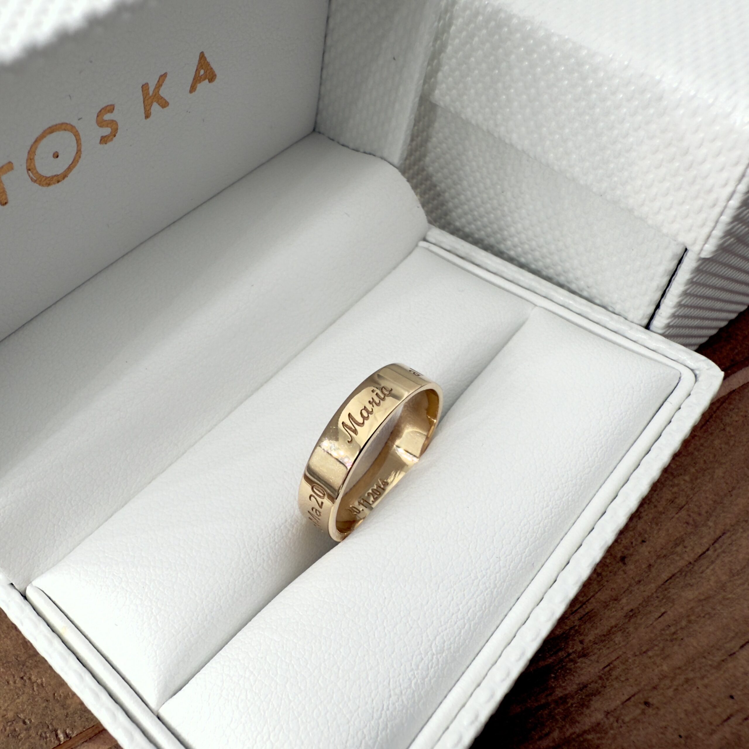 ANILLO PERSONALIZADO ORO NOMBRES TOSKA