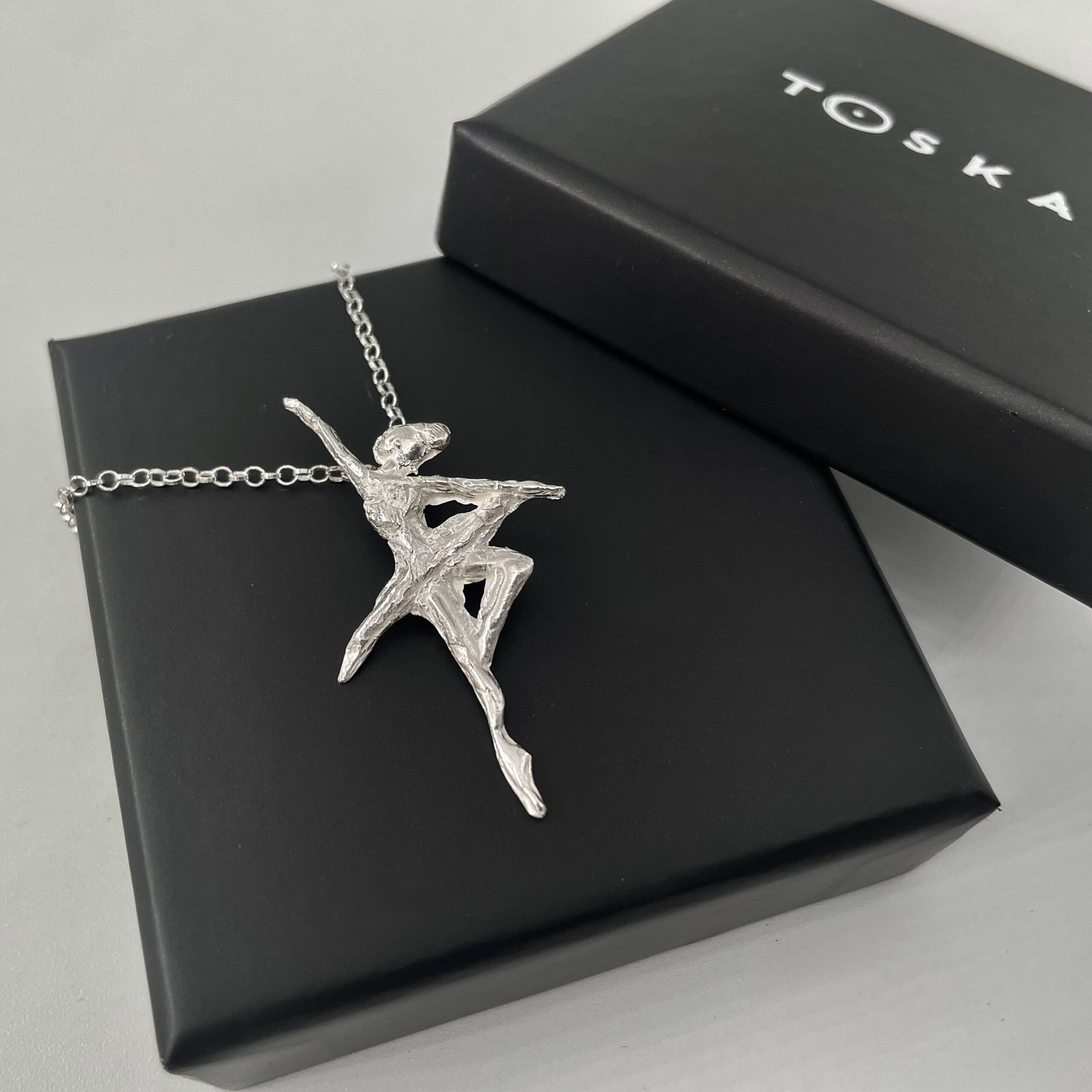 COLGANTE BAILARINA PLATA TOSKA