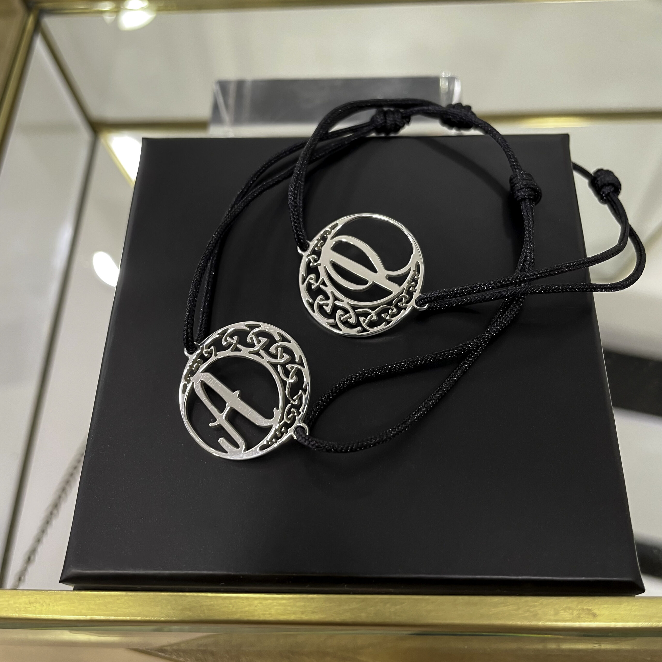 PULSERA INICIALES LUNA PLATA TOSKA